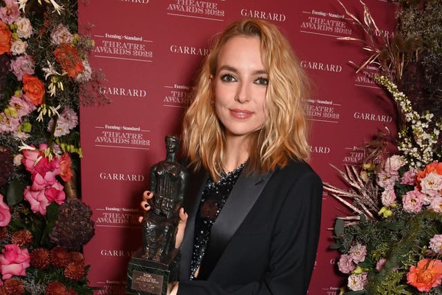 <p>Jodie Comer with her award for Best Actress for Prima Facie </p>